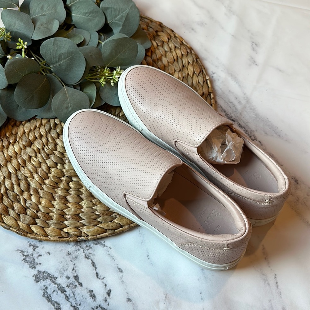 NWT - Greats - Women's Wooster Perforated Pink Slip ons - Size 8.5.